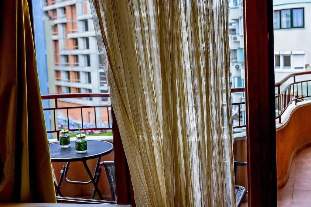 Sea View Apartment Next To Sea Garden And Beach Varna Exterior photo