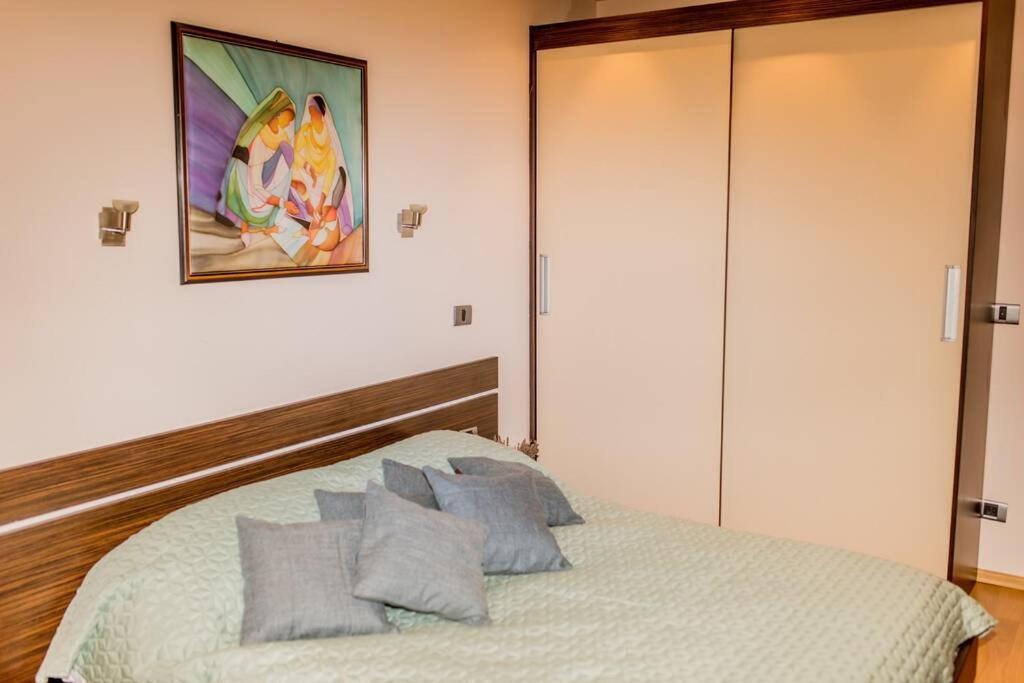 Sea View Apartment Next To Sea Garden And Beach Varna Exterior photo