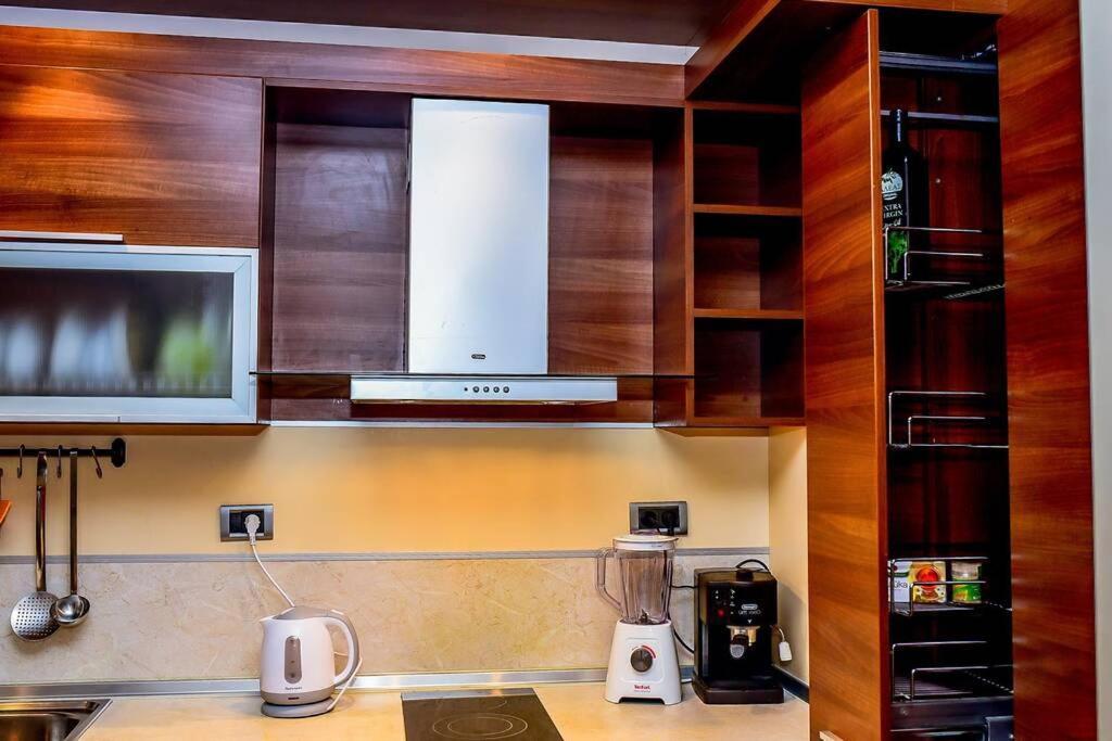 Sea View Apartment Next To Sea Garden And Beach Varna Exterior photo
