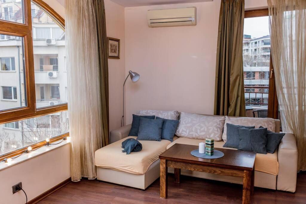 Sea View Apartment Next To Sea Garden And Beach Varna Exterior photo
